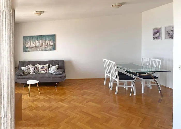 Apartmani Lo- Sunny Sea View